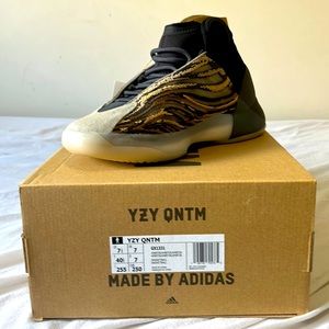 Yeezy Quantum Amber Tint Size 7.5